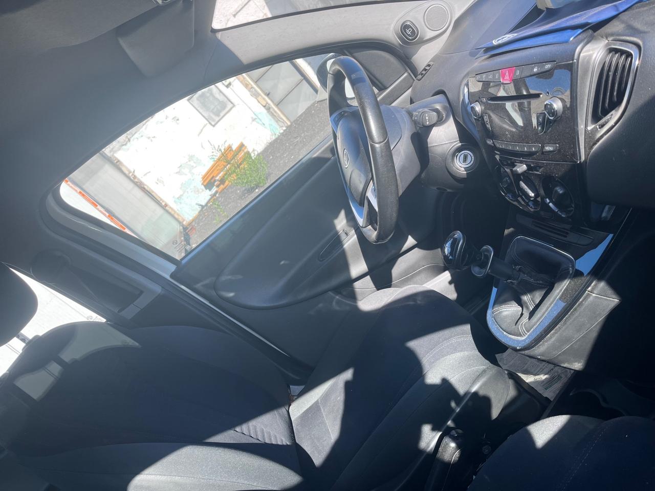 Lancia Ypsilon 1.2 benzina senza busta paga