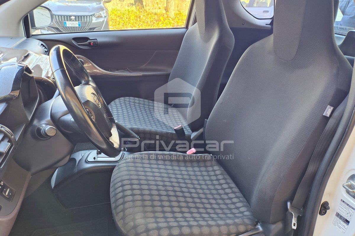 TOYOTA iQ 1.0 High Collection