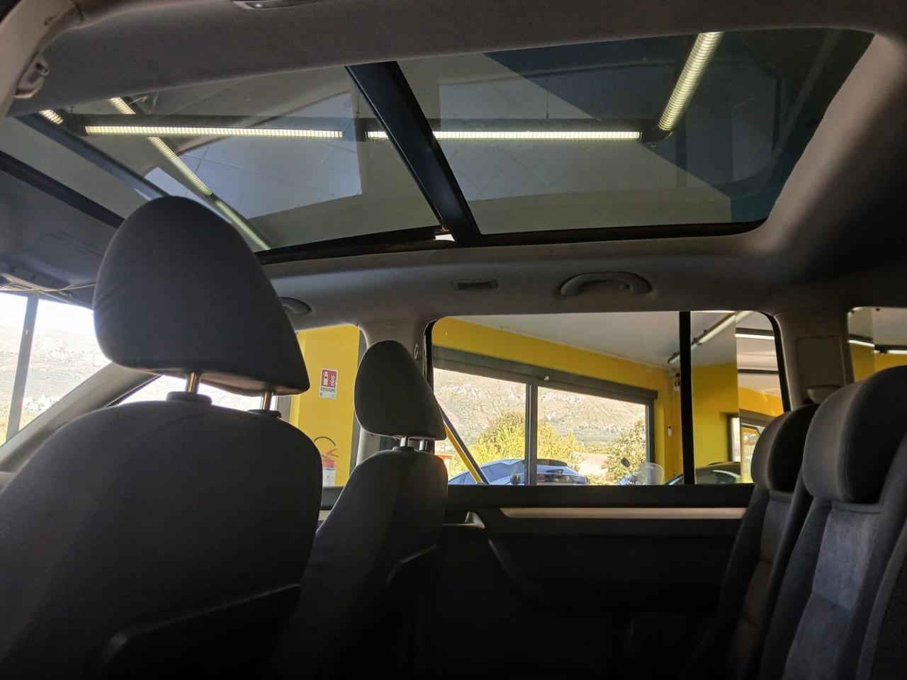 Volkswagen Touran Business 1.4 Highline EcoFuel 7 posti tetto navigatore full