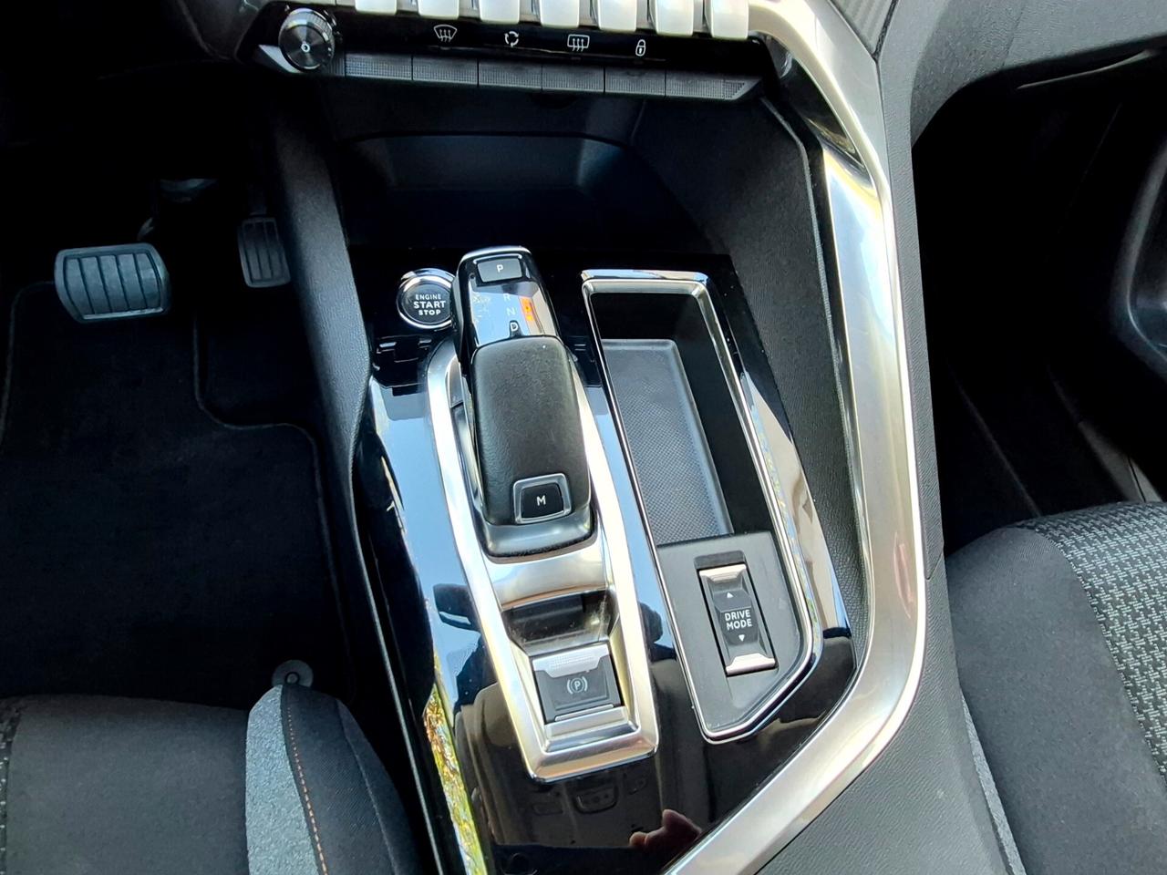 Peugeot 3008 BlueHDi 130 CV EAT8 Active Pack