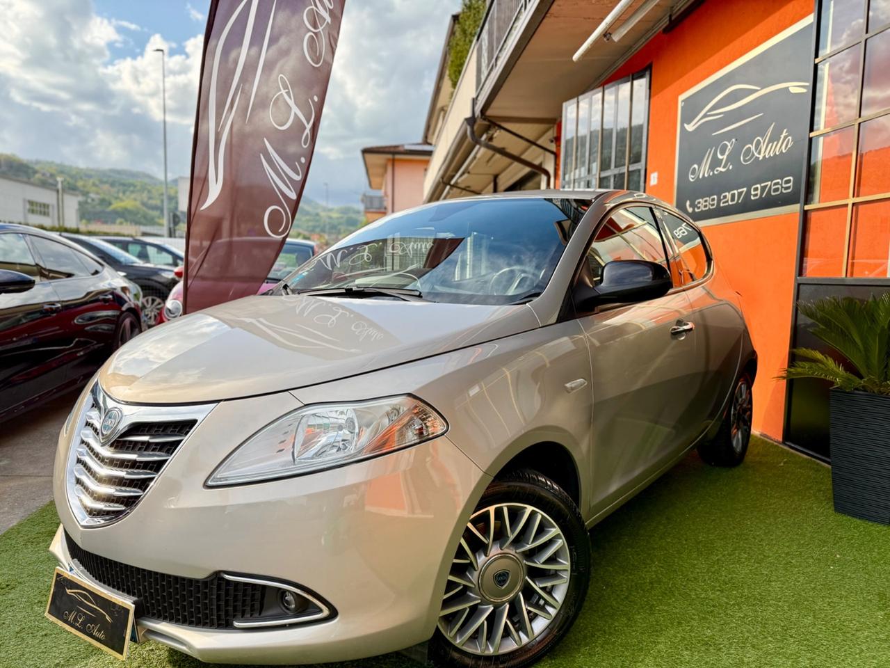 Lancia Ypsilon 1.2 69 CV 5 porte S&S Platinum