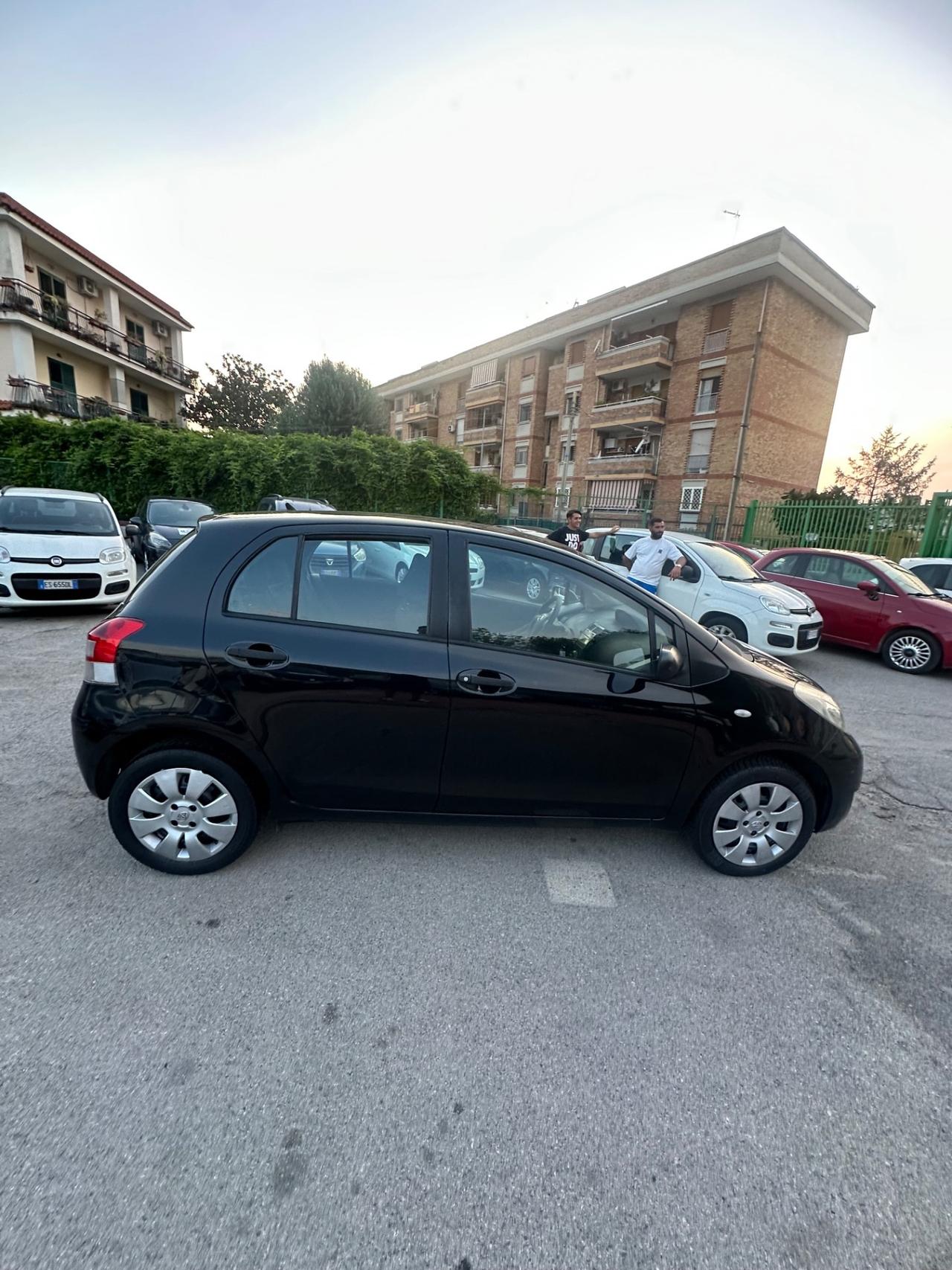 Toyota Yaris 1.0 5 porte Now