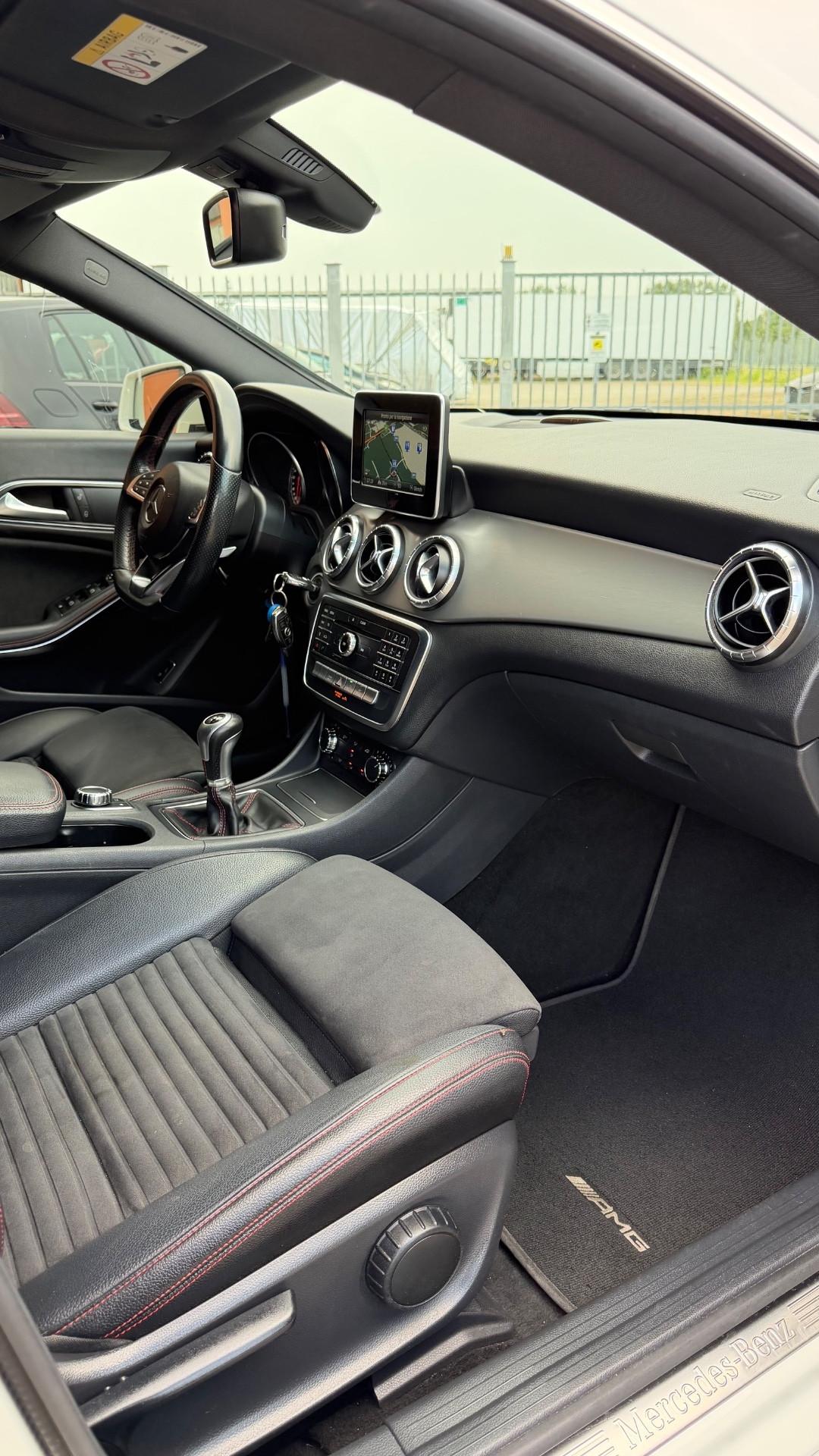 Mercedes-benz CLA 180 d Premium