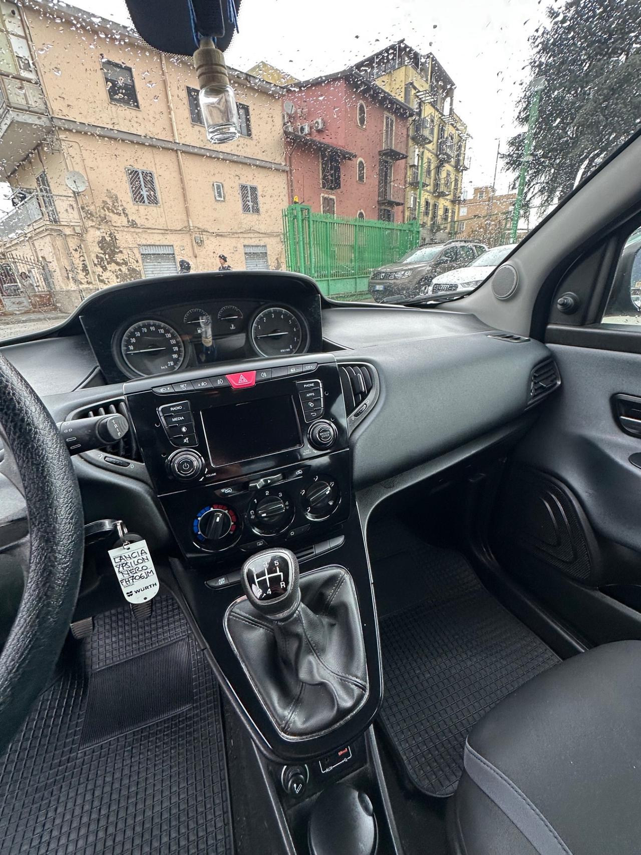 Lancia Ypsilon 1.2 69 CV 5 porte Unyca