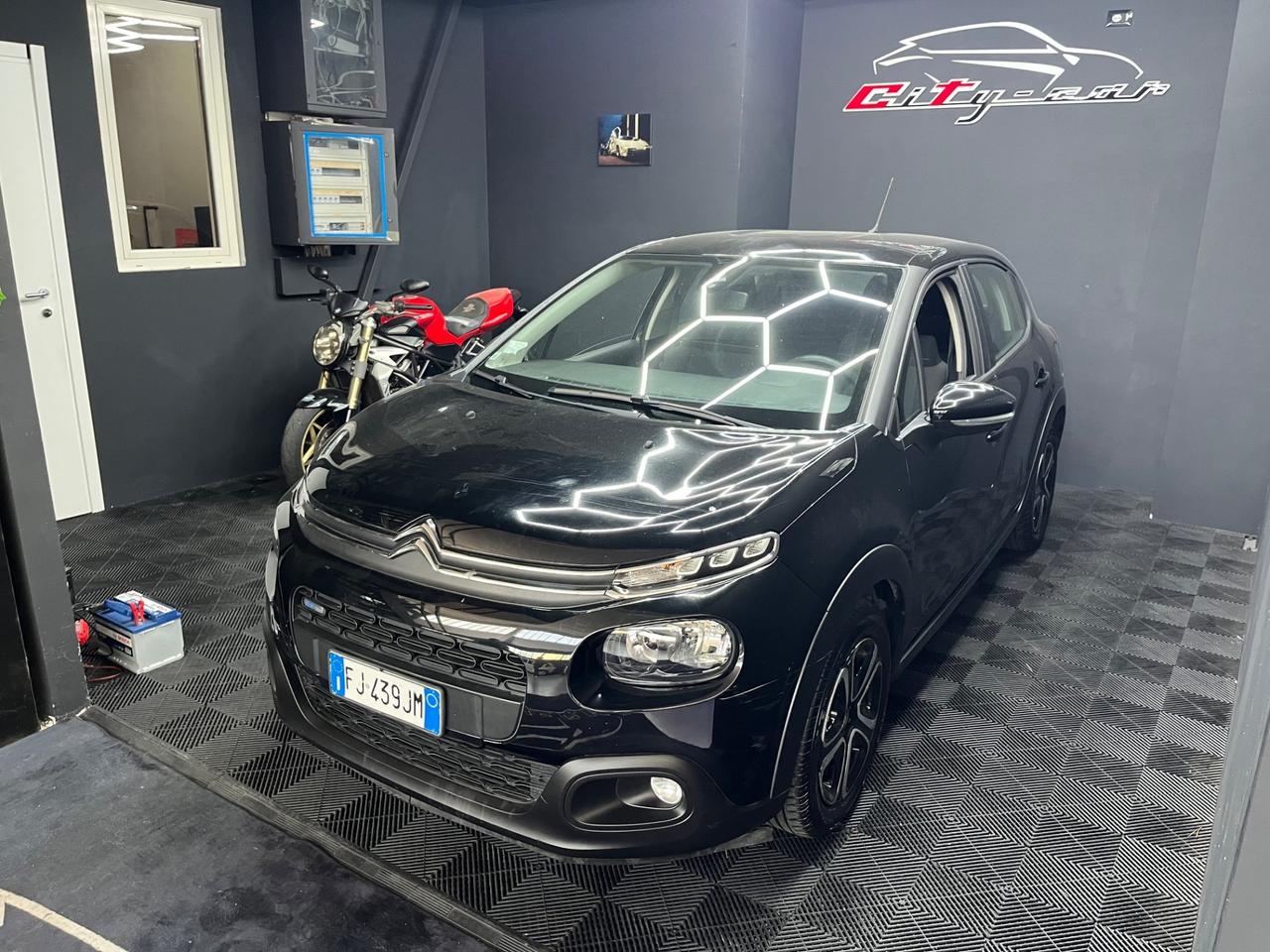 Citroën C3 1.2 PureTech GPL 82 CV (2017) – Nera, Ottime Condizioni!