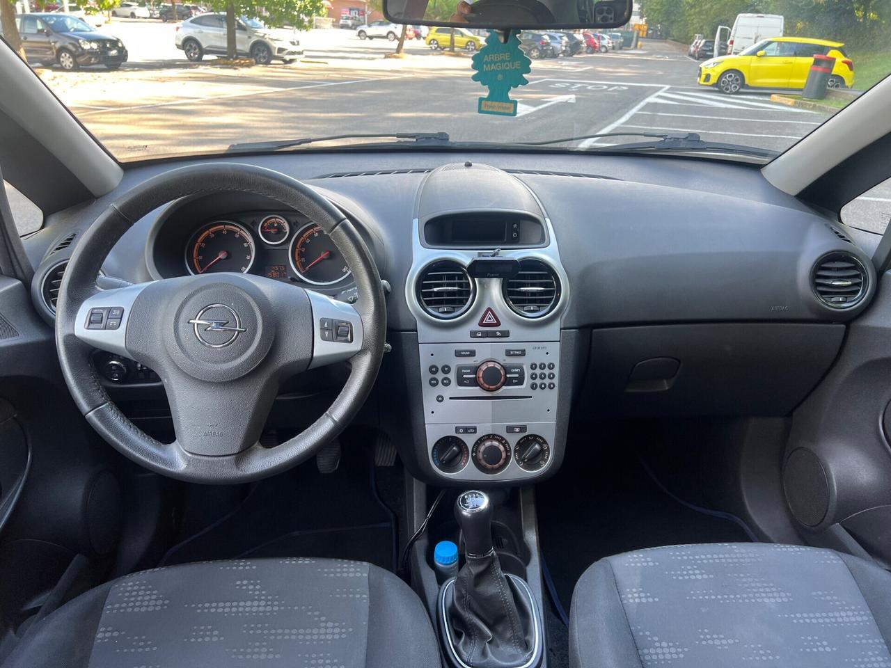 Opel Corsa 1.2 5 porte Sport