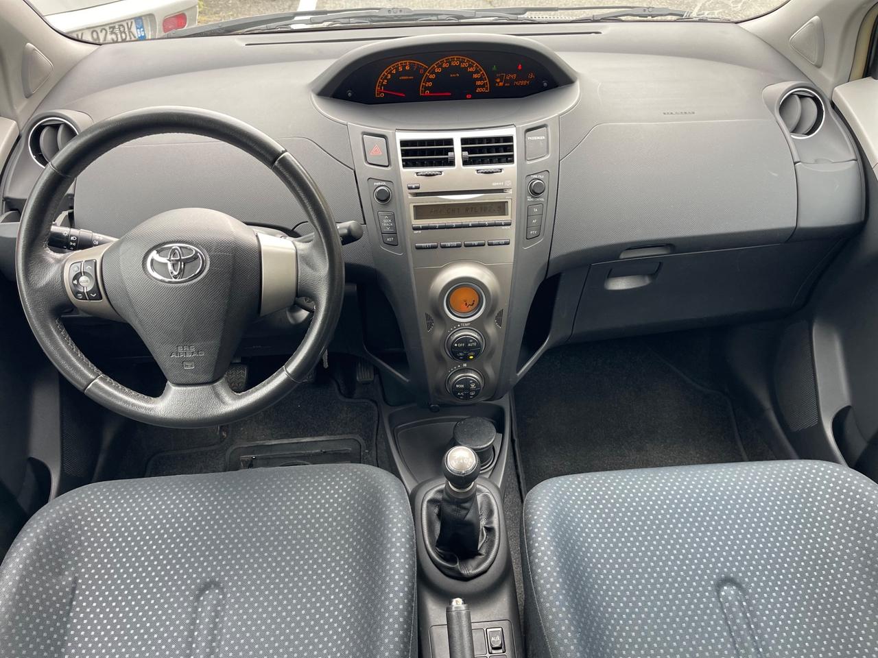 Toyota Yaris 1.0 5 porte