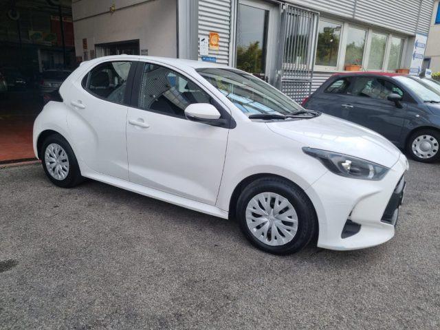TOYOTA Yaris 1.5 Hybrid 5 porte Business