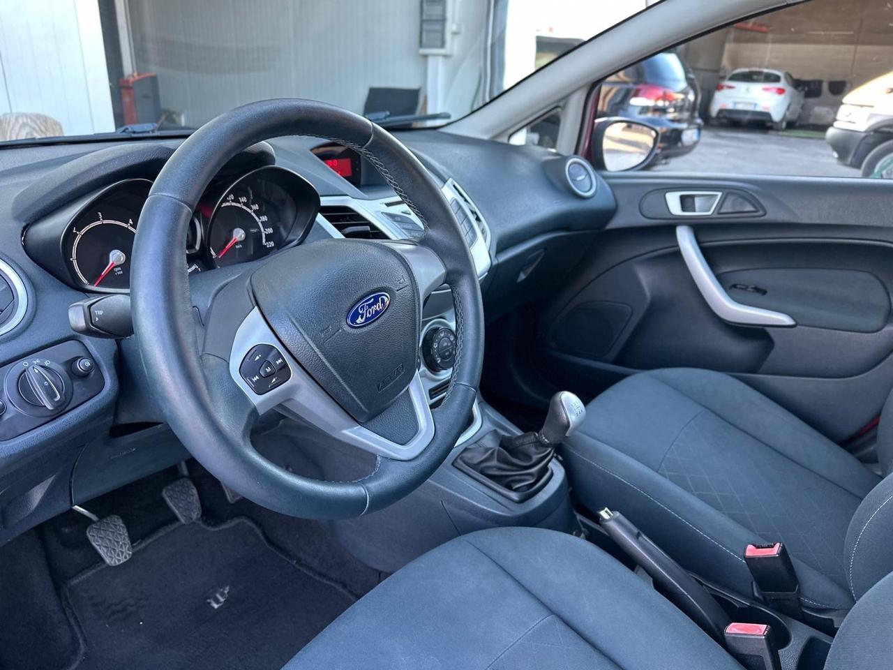 Ford Fiesta 1.4 TDCi 70CV 5 porte Titanium