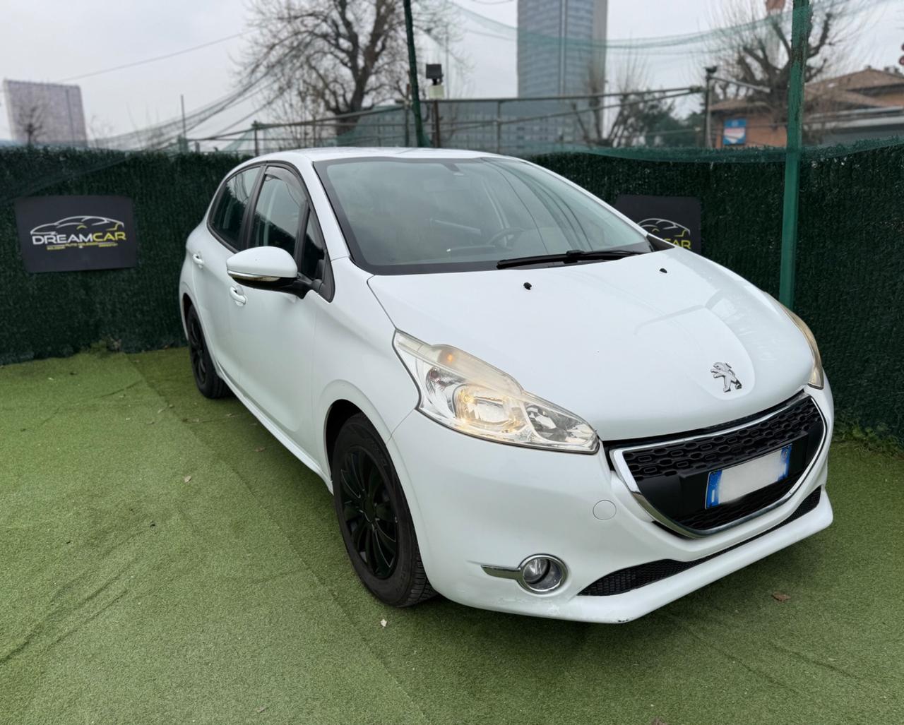 Peugeot 208 2013 1.2 BENZINA NEOPATENTATI 5 PORTE