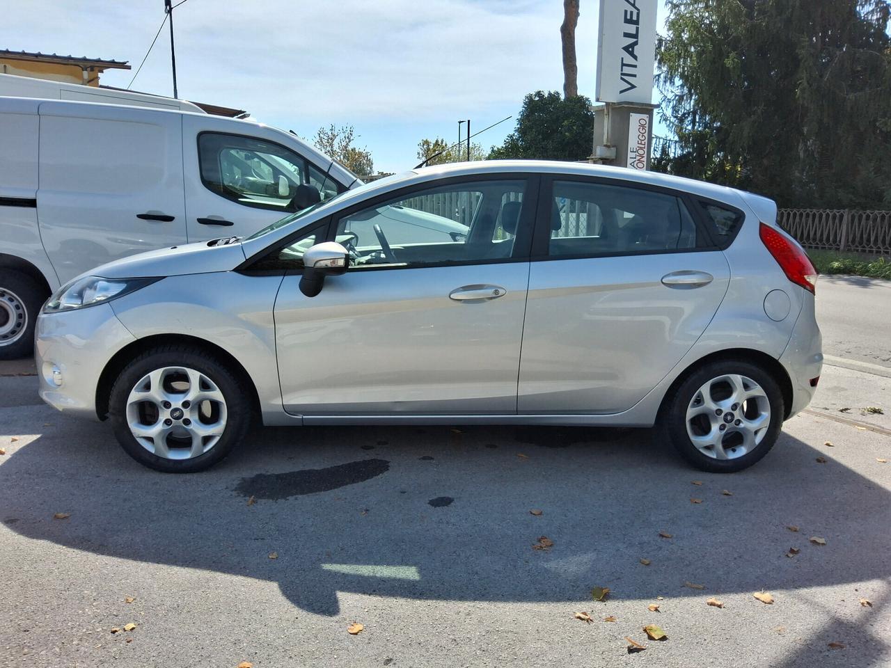 Ford Fiesta 1.2 82 CV 5pTitanium OK NEOPATENTATI