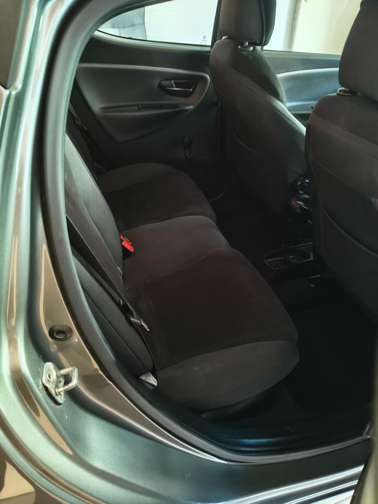 Lancia Ypsilon 5 porte Metano Ecochic Gold