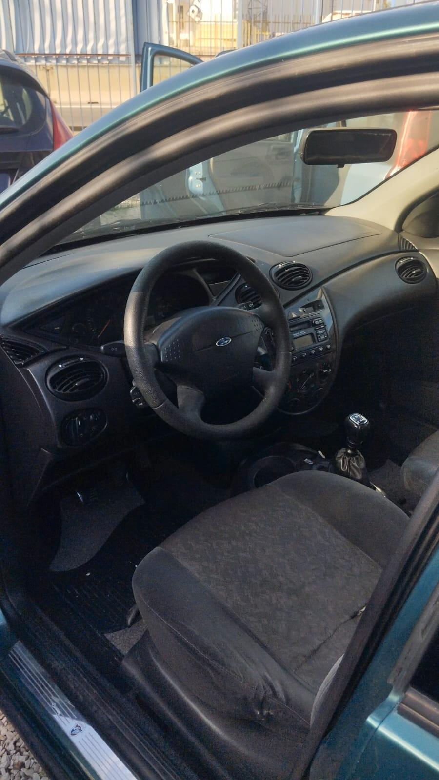 Ford Focus 1.8 TDDi cat 5p. Ghia