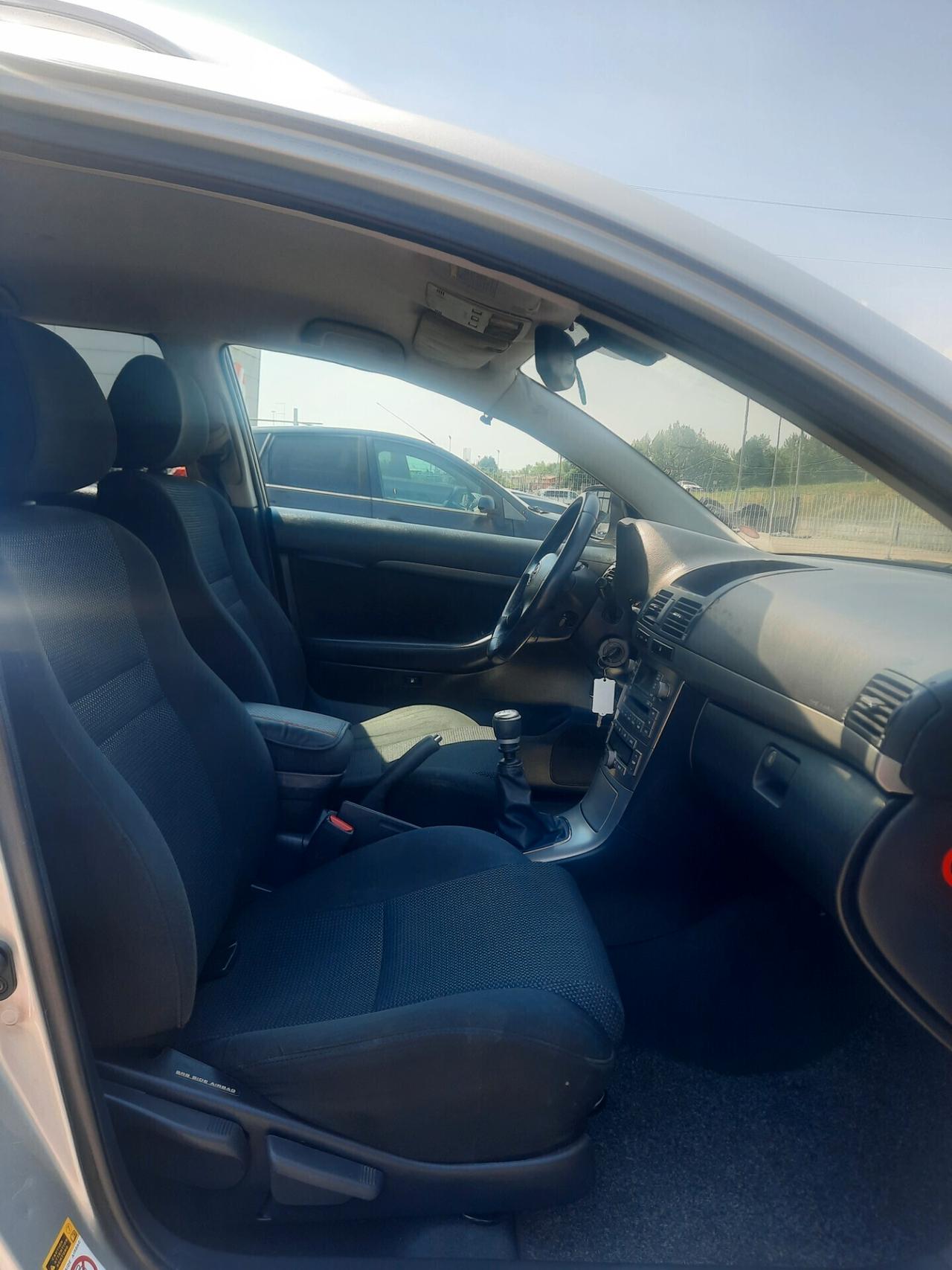 Toyota Avensis 2.2 D-4D 16V Station Wagon
