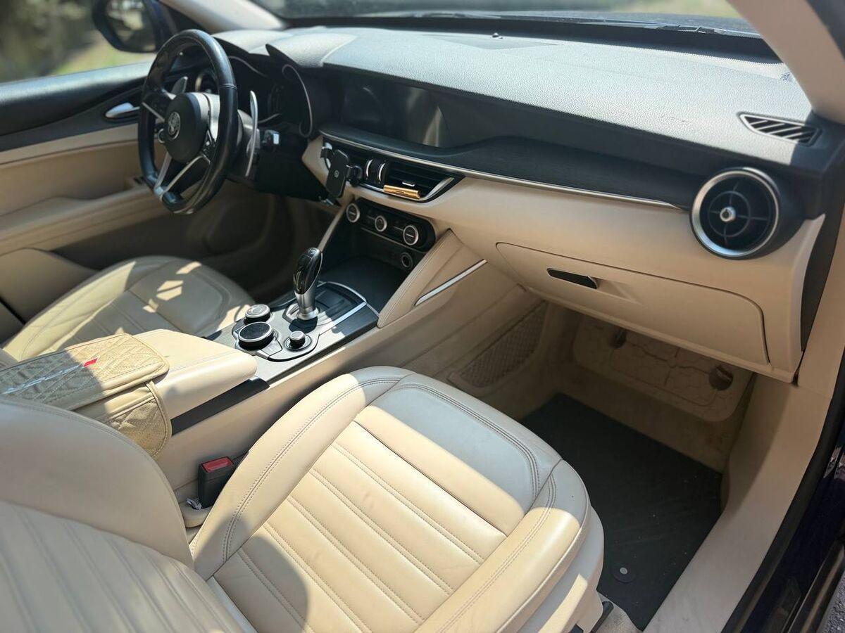 Alfa Romeo Stelvio 2.2 t Business Q4 210cv auto