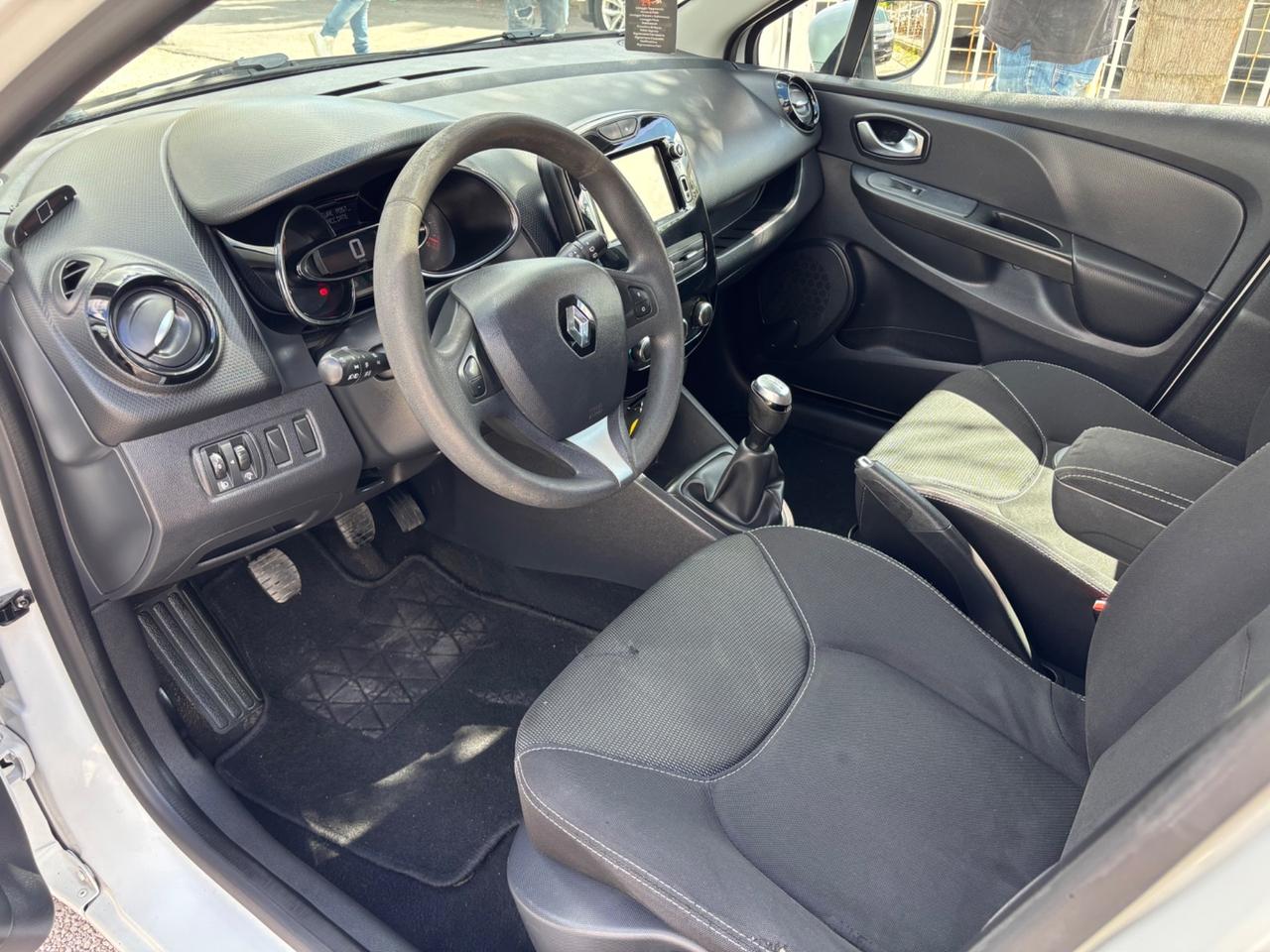 RENAULT CLIO 1.2 75CV 110.000KM