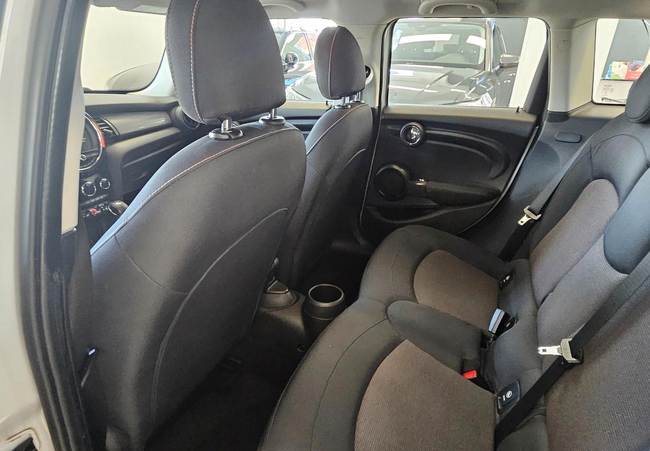 Mini Mini 1.5 Cooper D 5 porte