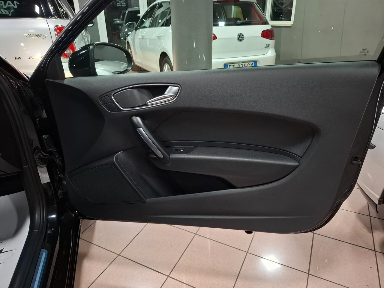 Audi A1 1.6 TDI 3 porte Neopatentato