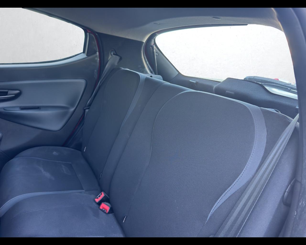 LANCIA Ypsilon 3ª serie - Ypsilon 1.2 69 CV 5 porte Silver
