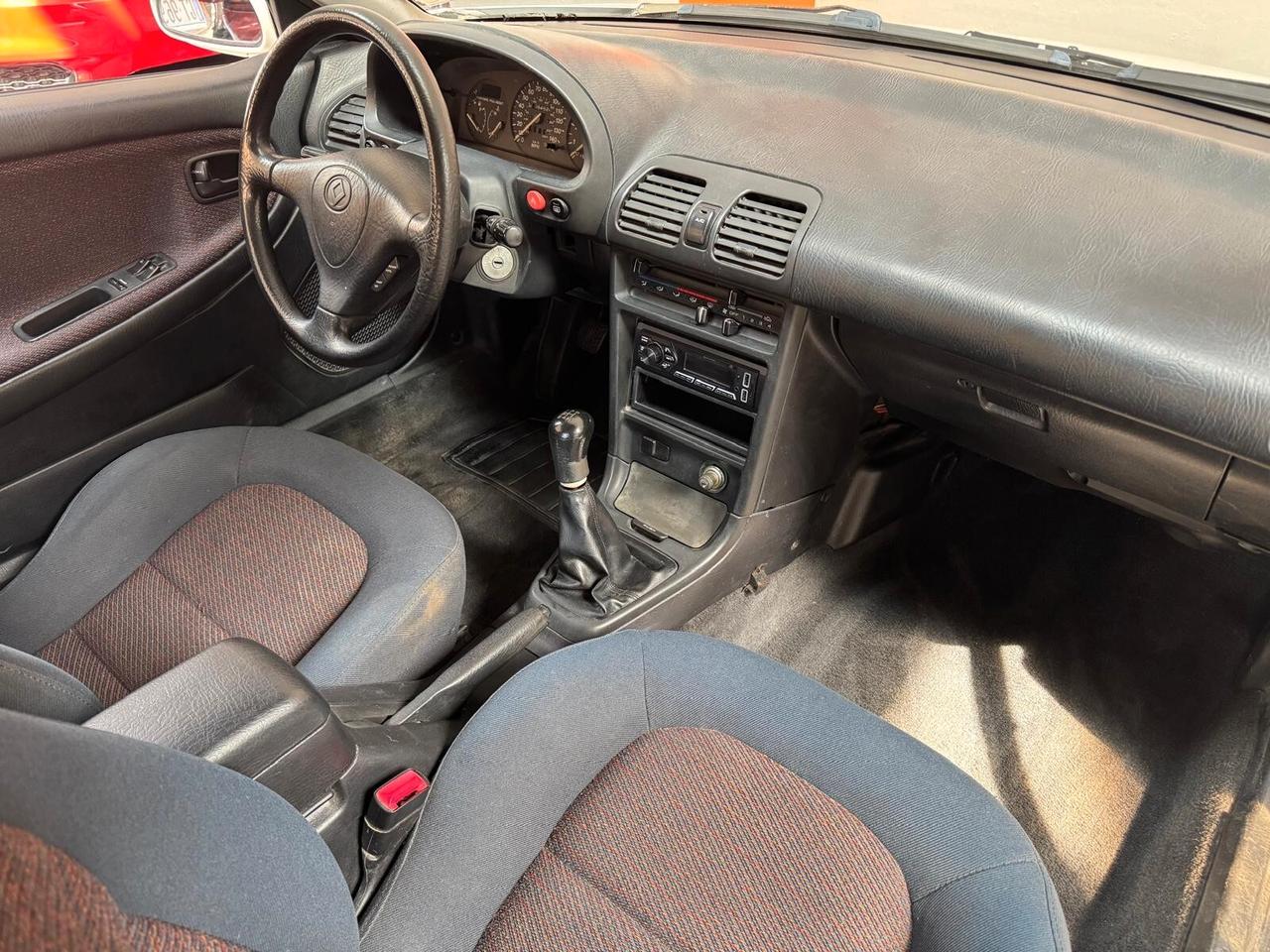 Mazda MX-3 V6 benzina 1994