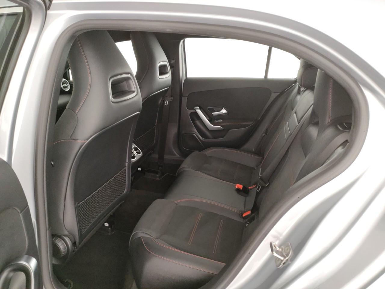 Mercedes-Benz A 180 AMG Line Advanced Plus auto