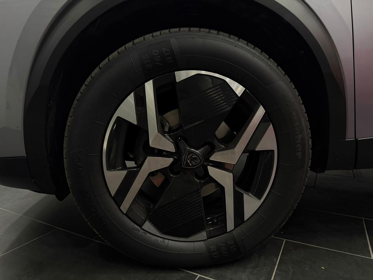 Peugeot 2008 Hybrid 136 e-DCS6 GT