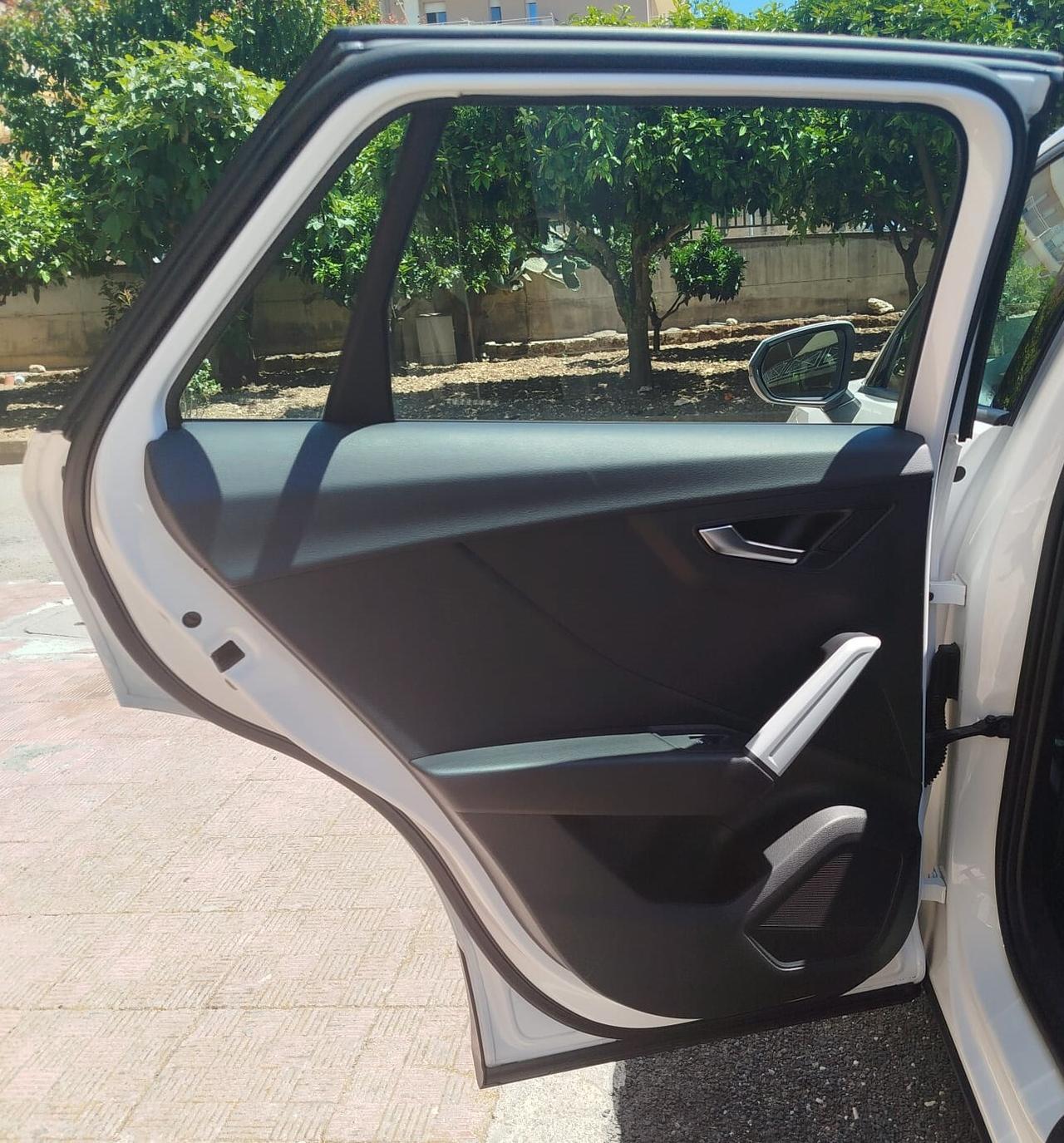 Audi Q2 S tronic 1.6 116CV Design 2020 TETTO NEO