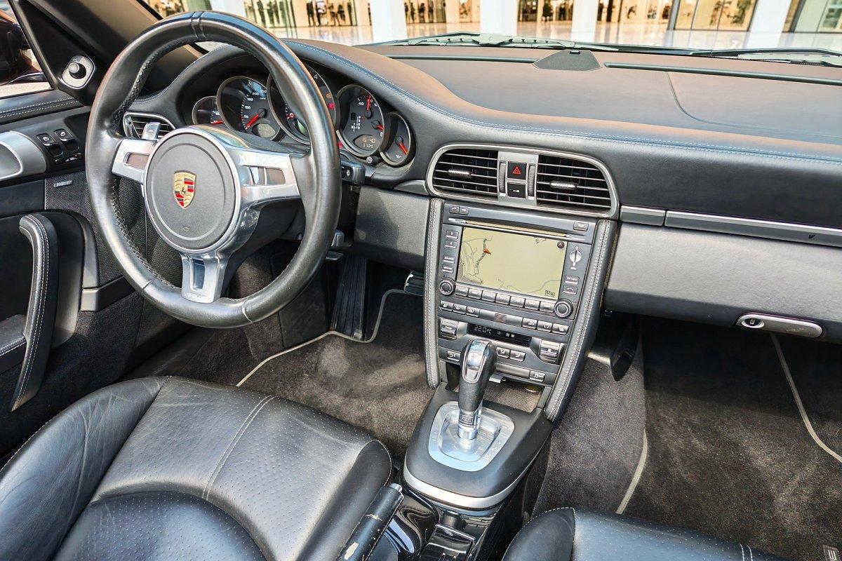 PORSCHE 911 Carrera Cabriolet Black Edition
