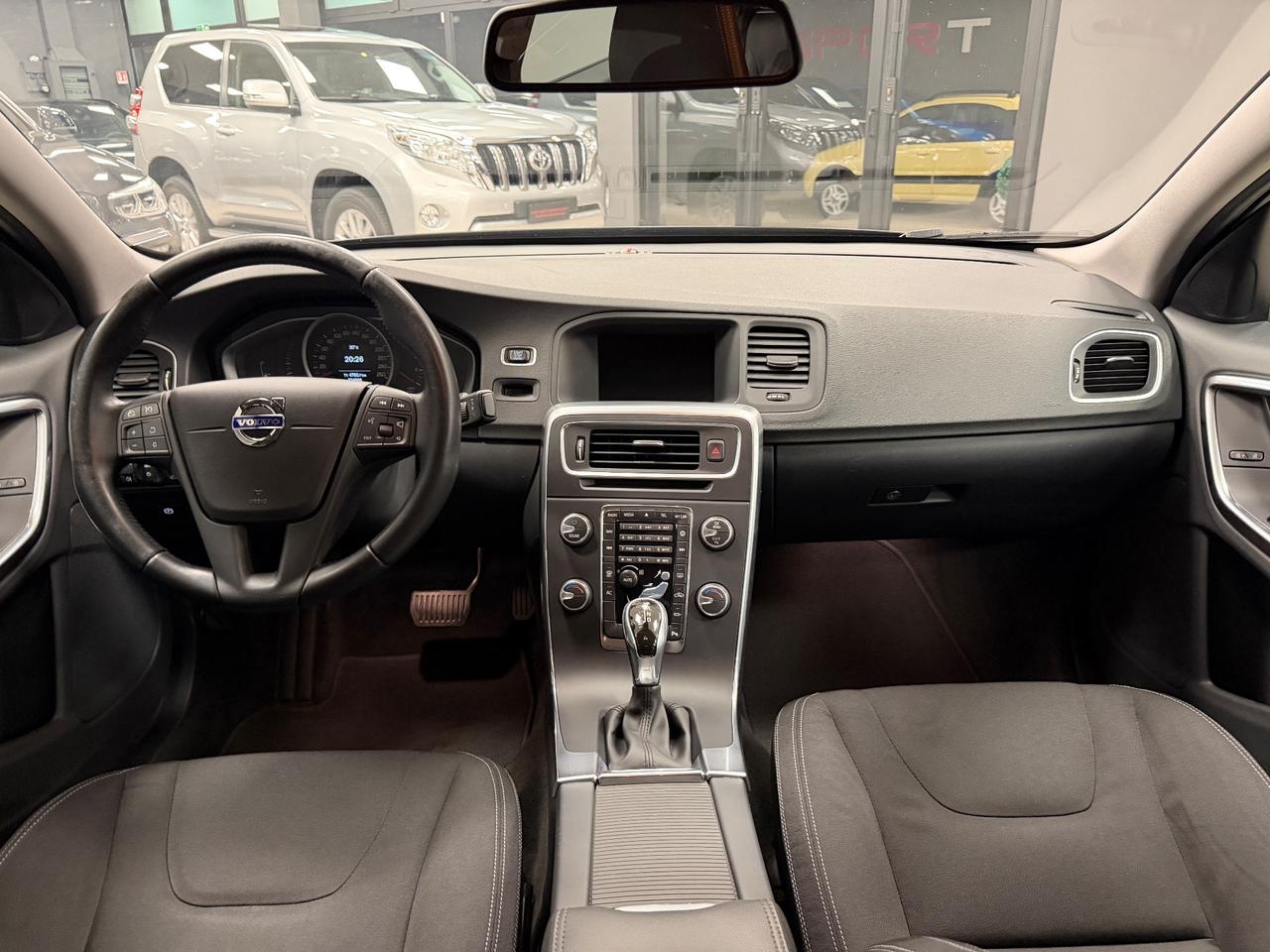 Volvo V60 D2 Geartronic Summum