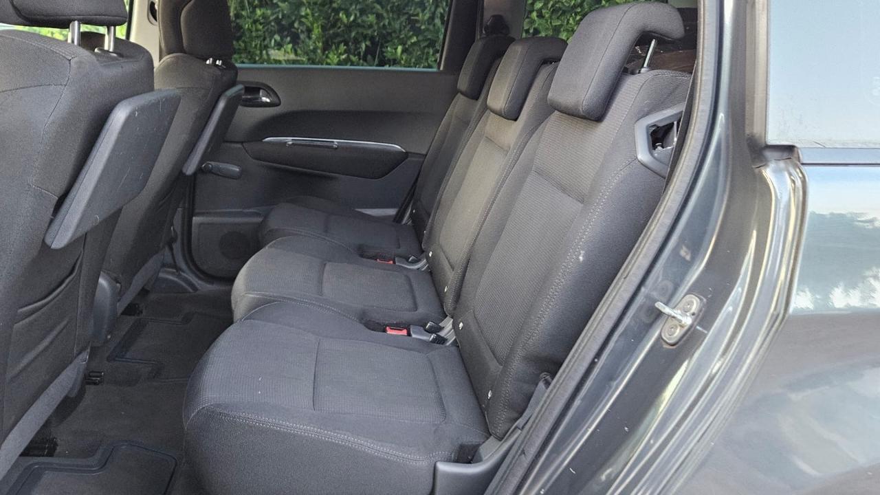 Peugeot 5008 1.6 HDi 110CV 7POSTI