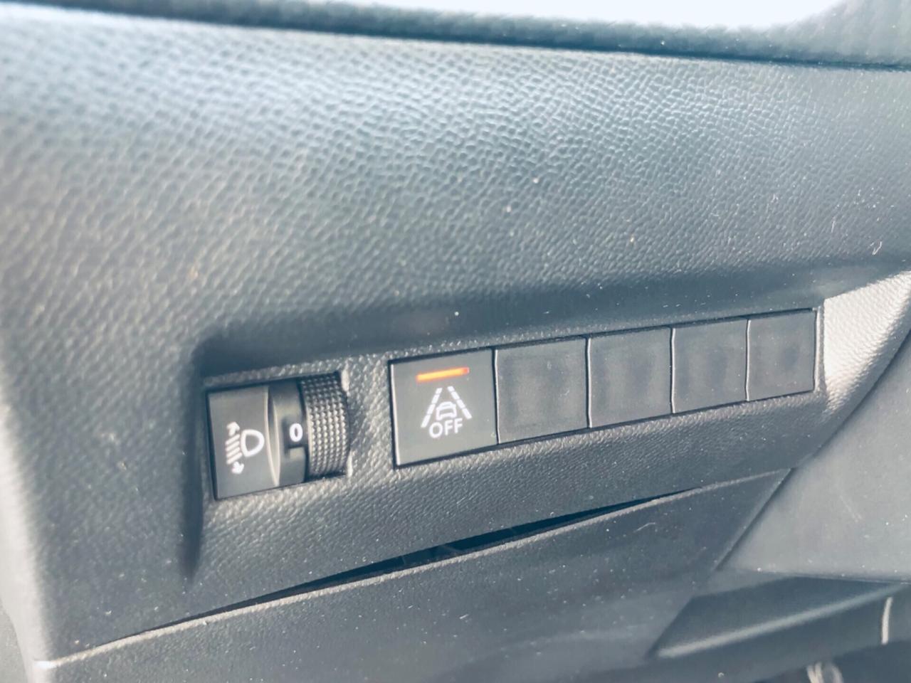 Peugeot 2008 BlueHDi 110 S&S BUSINESS