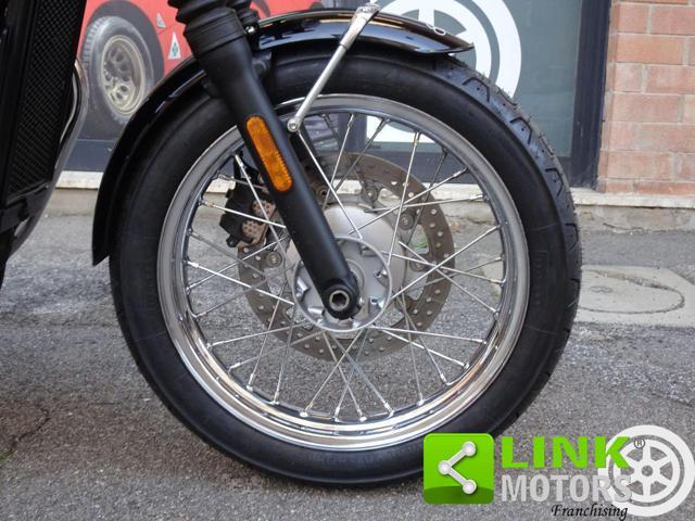 TRIUMPH Bonneville T100 Black Black Special Edition