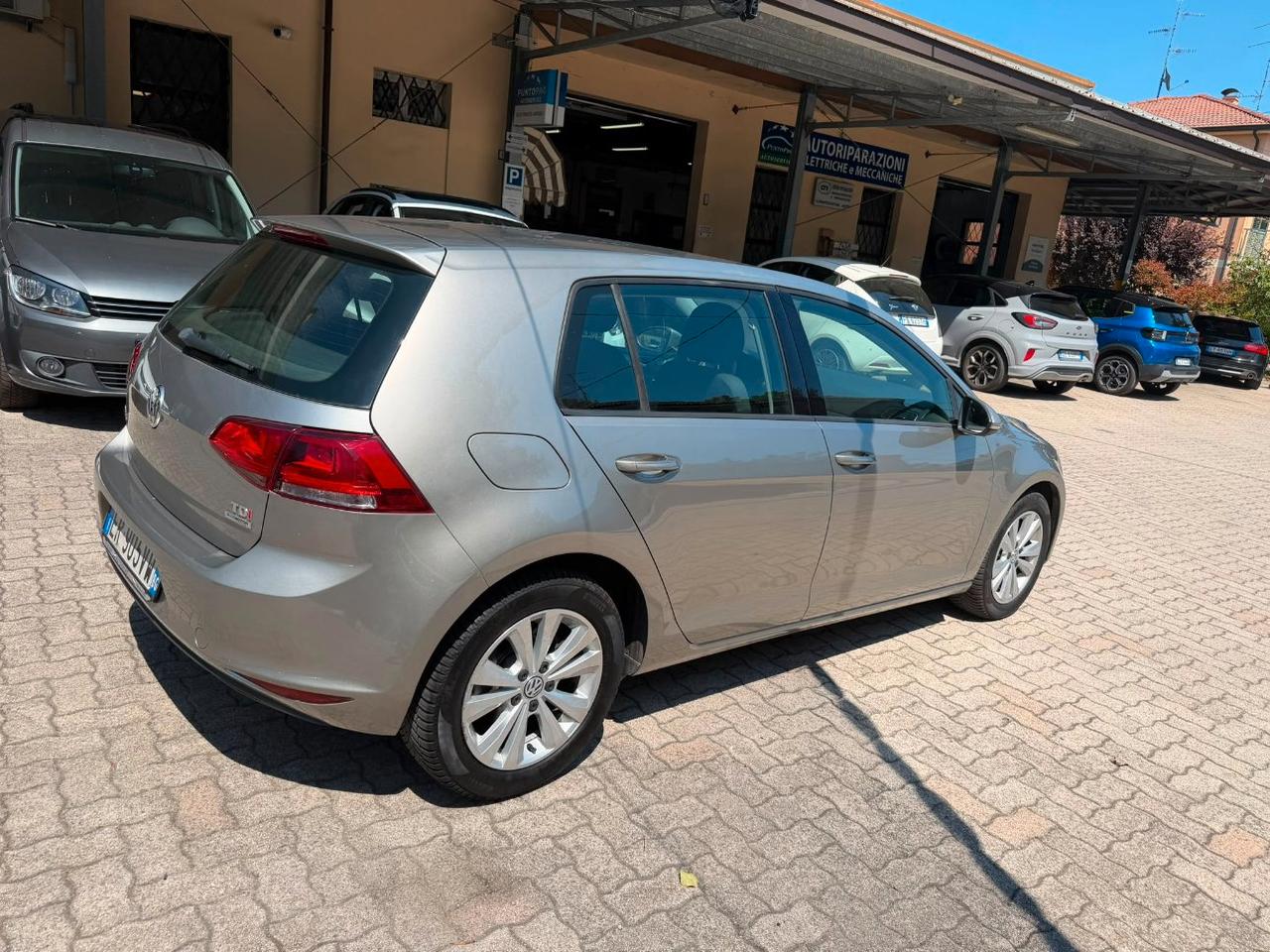 Volkswagen Golf 5 Porte Golf 5p 1.6 tdi Comfortline OK NEOPATENTATO
