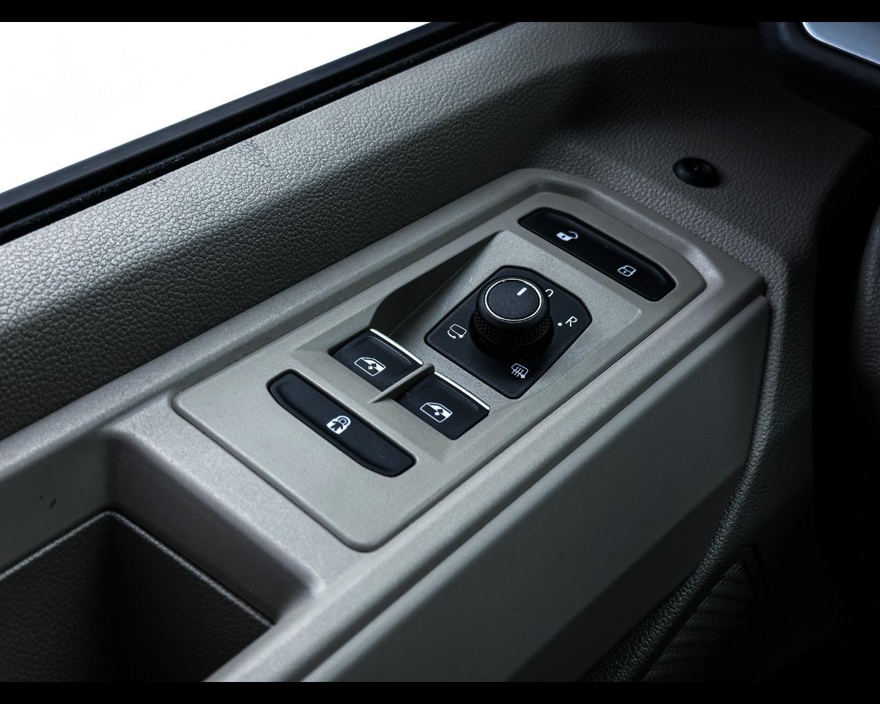 VOLKSWAGEN Multivan 7ª '21-> - Multivan 1.5 PHEV DSG 4Motion Life