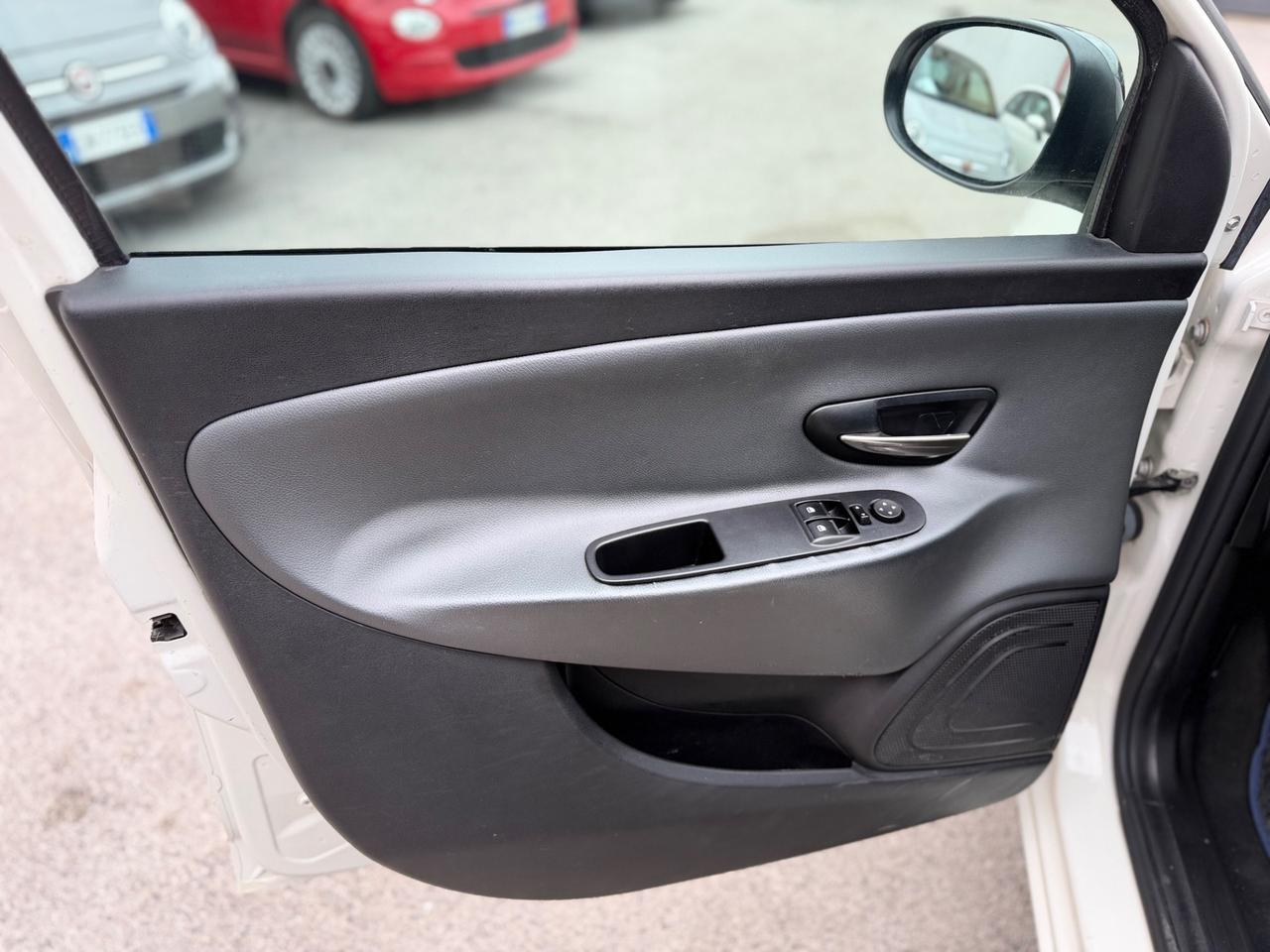 Lancia Ypsilon 1.2 69 CV 5 porte GPL Ecochic Gold