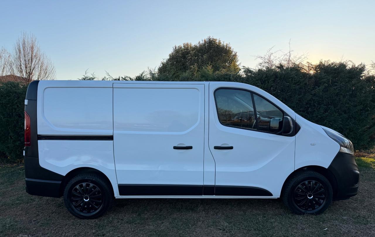 OPEL VIVARO 1.6 DCi NEOPATENTATI