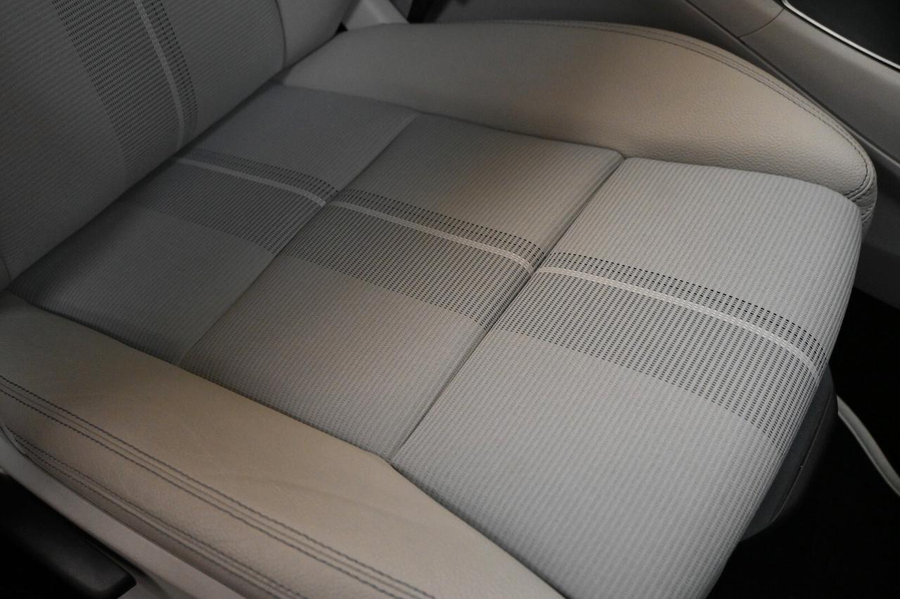 MERCEDES GLA (X156) GLA 200 d Automati...