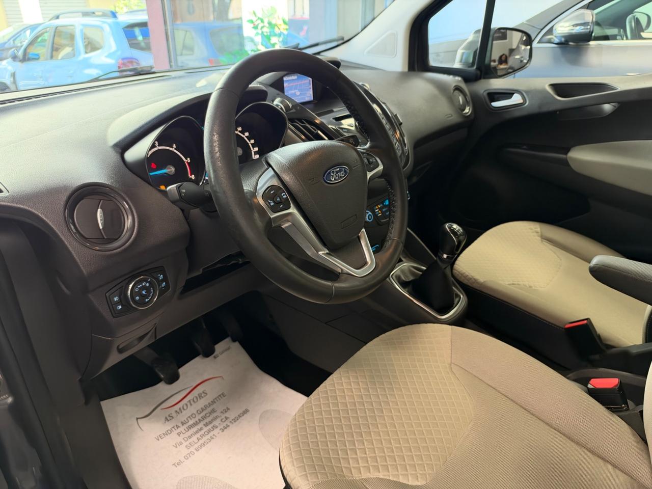 Ford Tourneo Courier 1.5 TDCI 95 CV Titanium