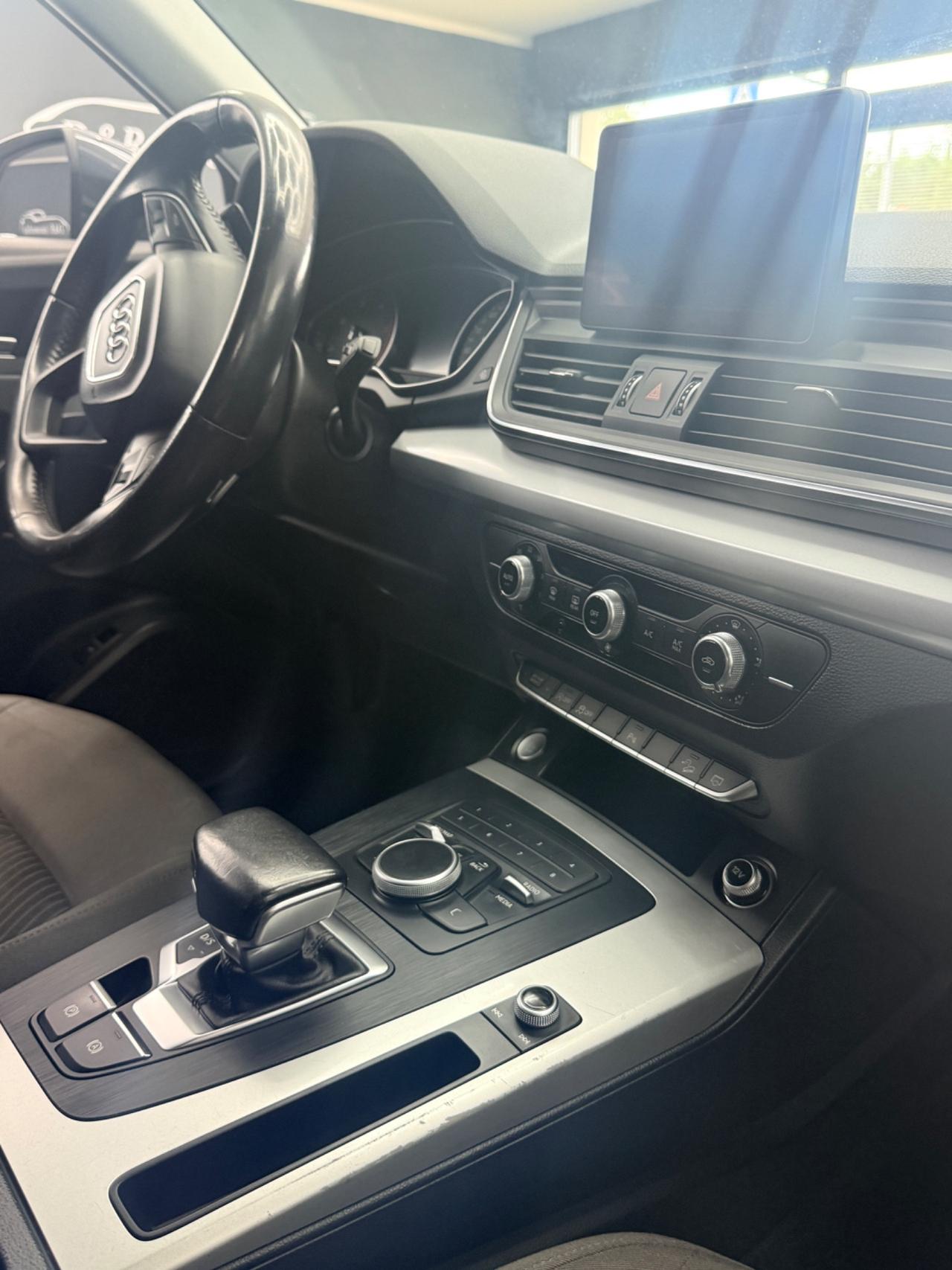 Audi Q5 2.0 TDI quattro S tronic Business
