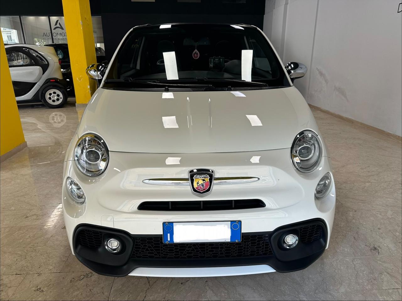 Abarth 500 C 1.4 Turbo T-Jet Custom