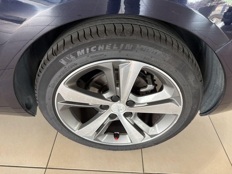 Peugeot 308 BlueHDi 130 EAT6 S&S SW Allure