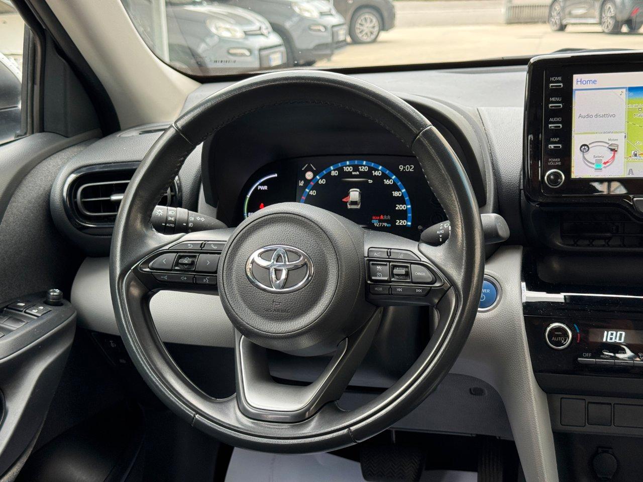 Toyota Yaris Cross 1.5h Business awd-i 116cv e-cvt NAVI