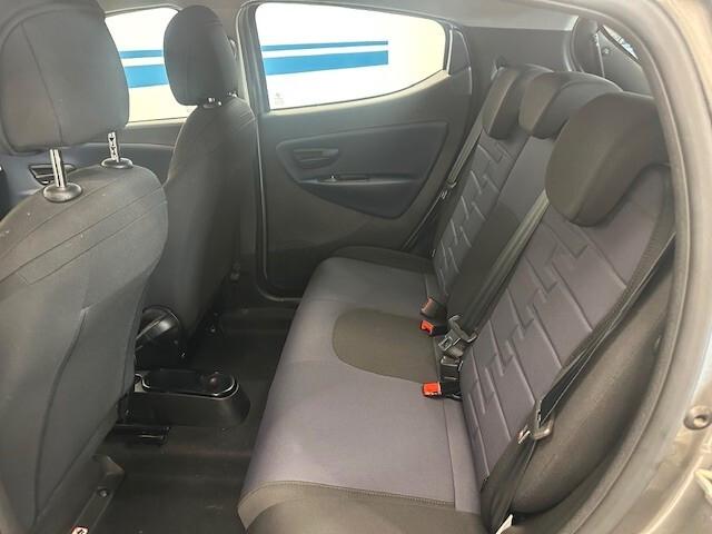 Lancia Ypsilon 1.0 FireFly 5 porte S&S Hybrid Silver