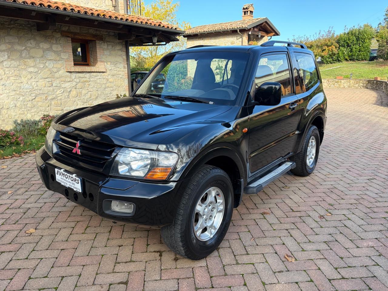 Mitsubishi Pajero 2.5 TDI 3p. GLS1