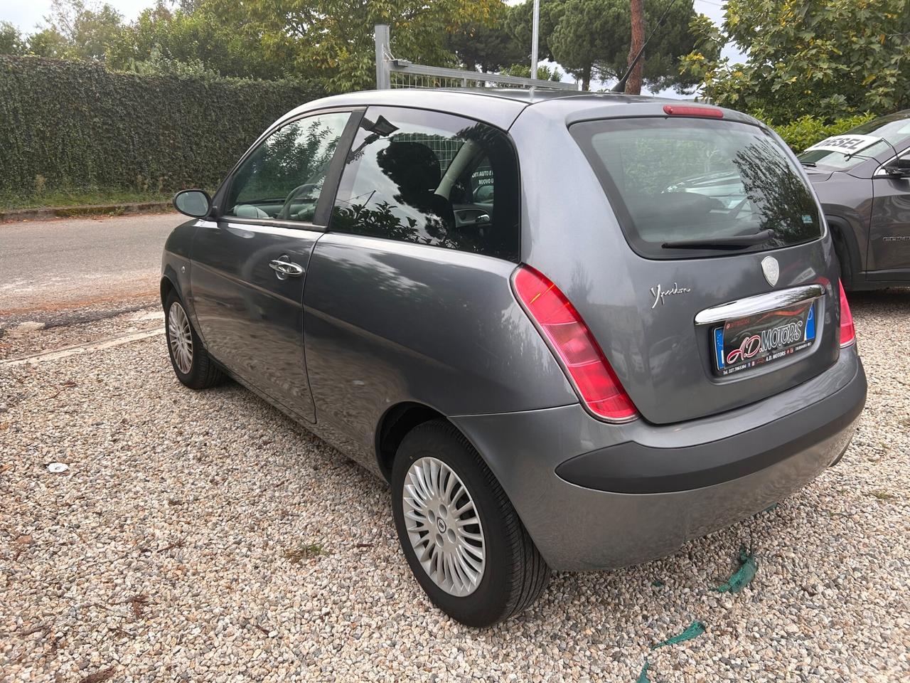 Lancia Ypsilon 1.2 16V Platino