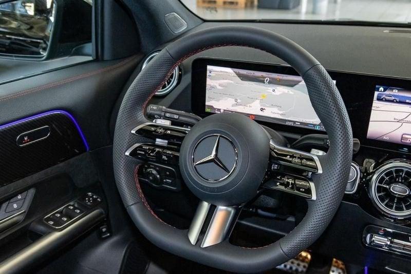 Mercedes-Benz GLA GLA 180 Automatic AMG Line Camera 360° Distronic Multibeam Led 19"