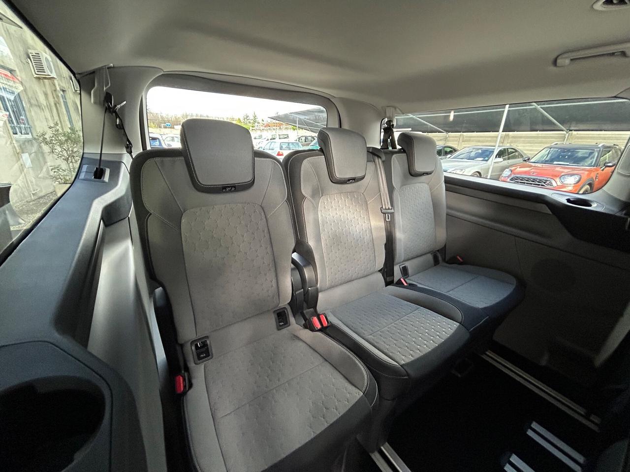 Ford Tourneo Custom Ibrido Plug-in 9 POSTI