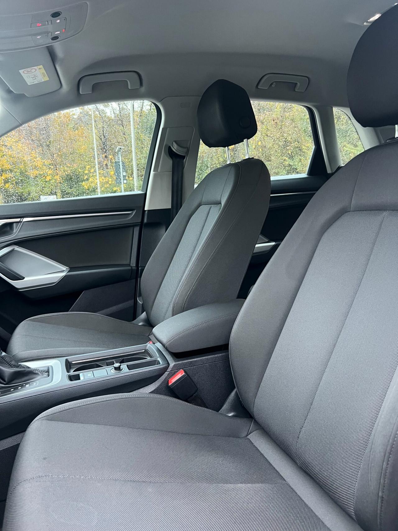 Audi Q3 35 TDI S tronic Business