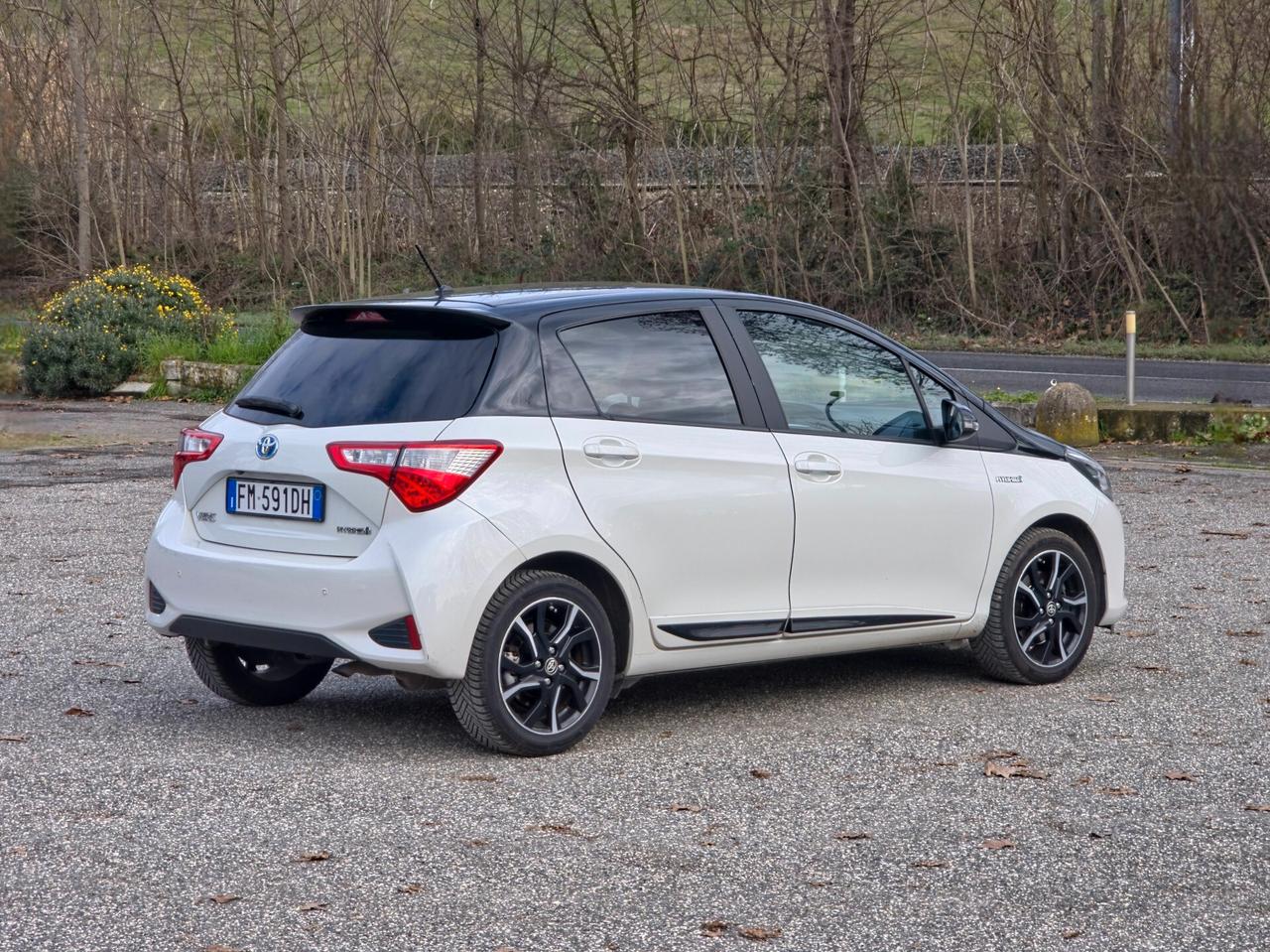 Toyota Yaris 1.5 Hybrid 5 Trend White Edition 2017-E6B