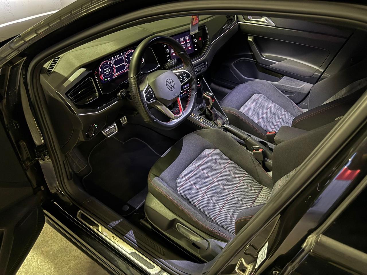 Volkswagen Polo 2.0 TSI DSG GTI PERMUTABILE